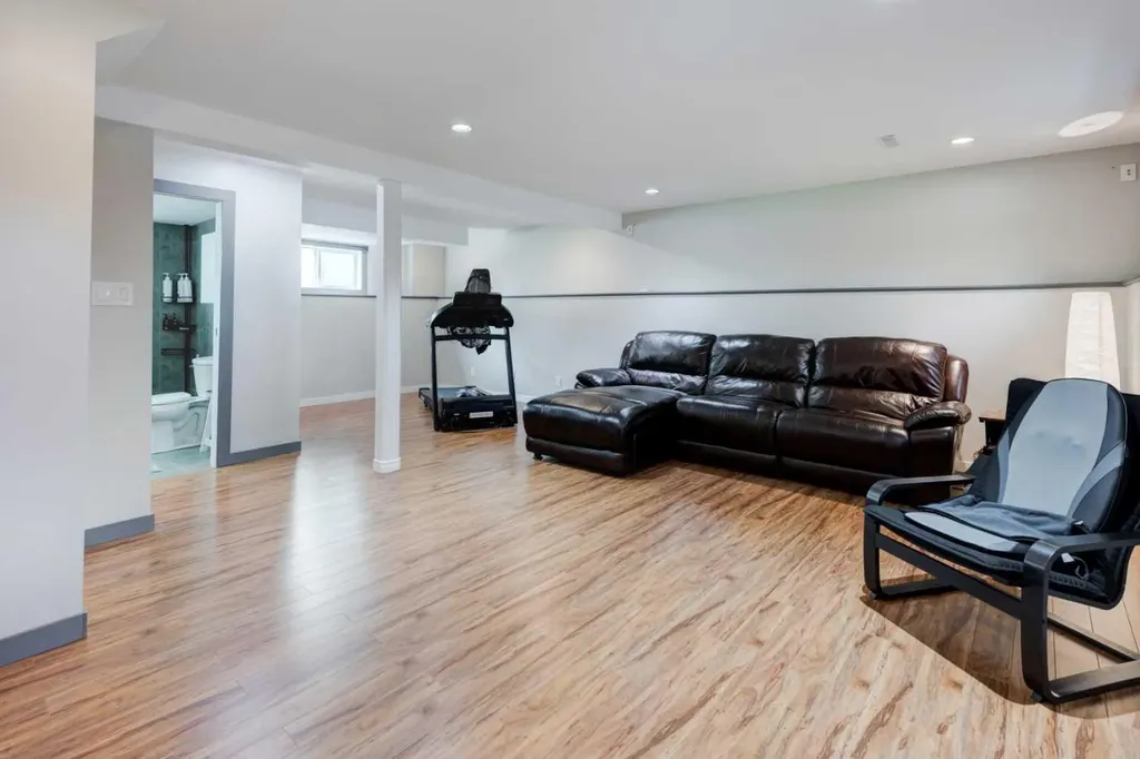 331 96 Avenue SE Calgary AB T2J 0G5