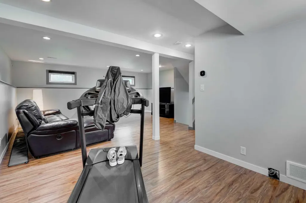 331 96 Avenue SE Calgary AB T2J 0G5