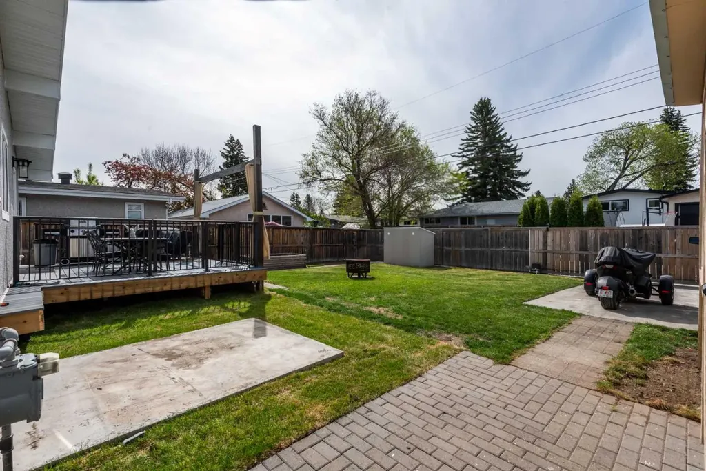331 96 Avenue SE Calgary AB T2J 0G5