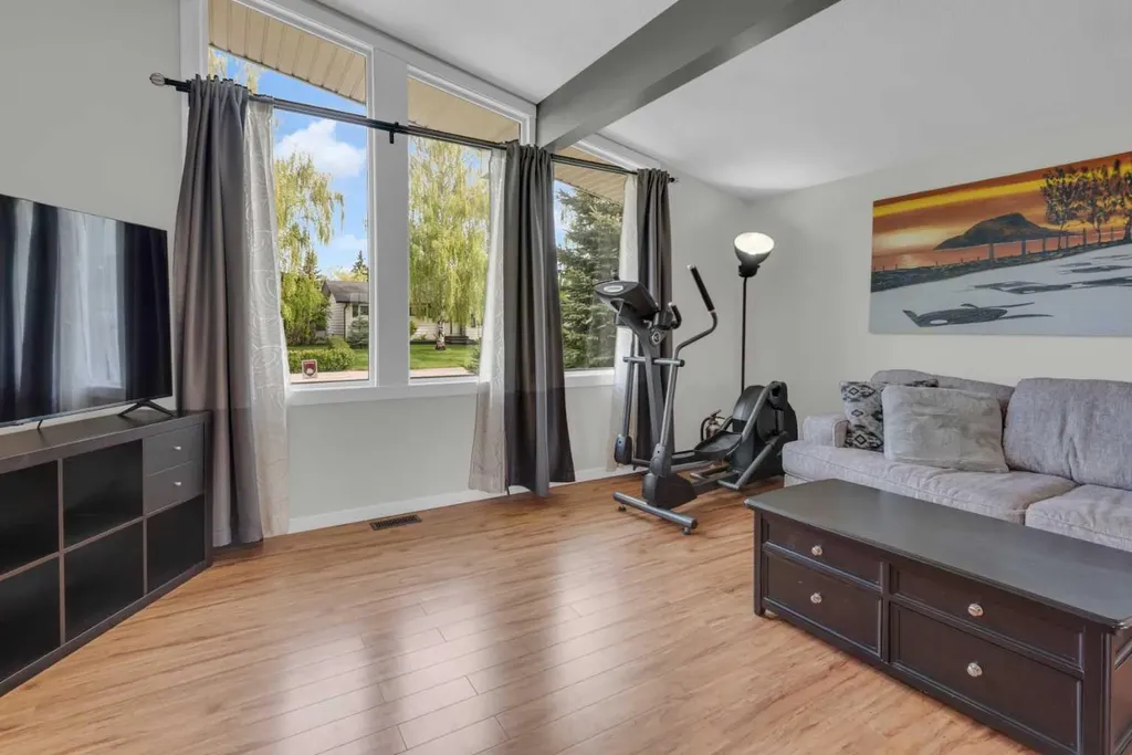 331 96 Avenue SE Calgary AB T2J 0G5