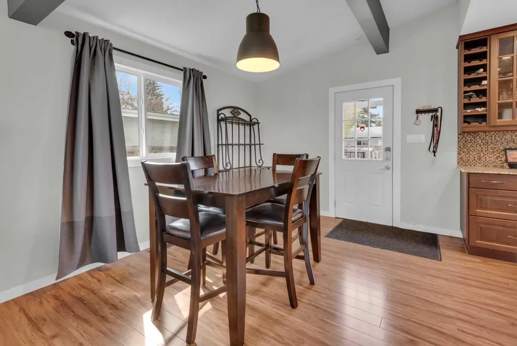 331 96 Avenue SE Calgary AB T2J 0G5