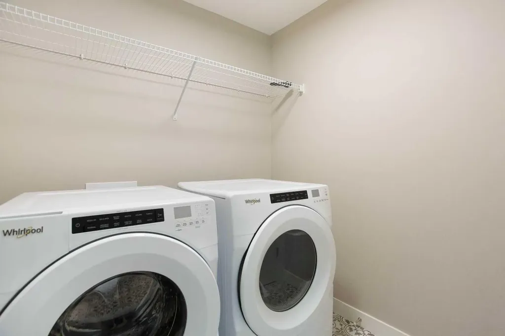 607 Cranbrook Walk SE Calgary AB T3M 2V5