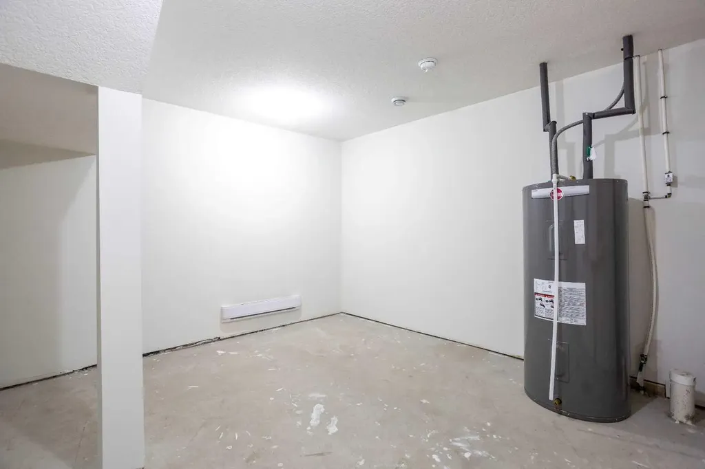 607 Cranbrook Walk SE Calgary AB T3M 2V5