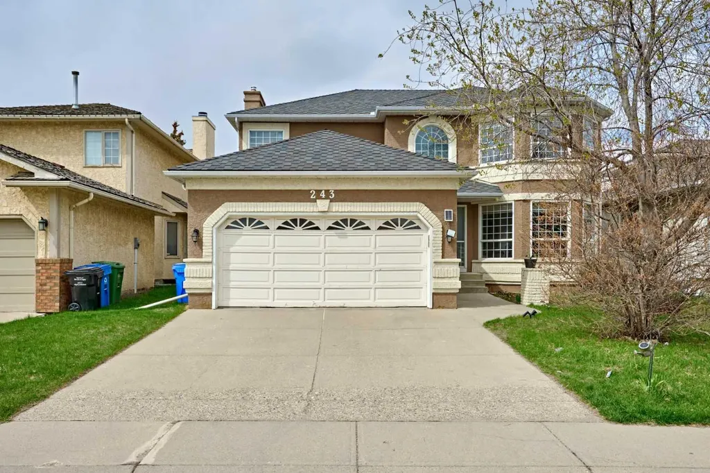 243 Hampshire Close NW Calgary AB T3A 4X9