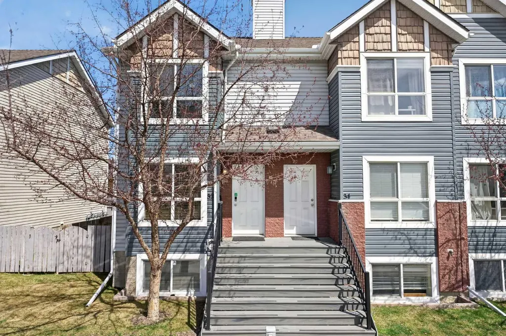 32 Erin Woods Court SE Calgary AB T2B 3V6