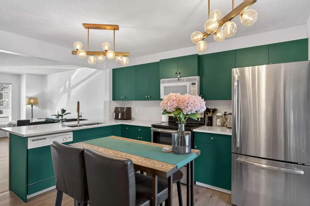 32 Erin Woods Court SE Calgary AB T2B 3V6