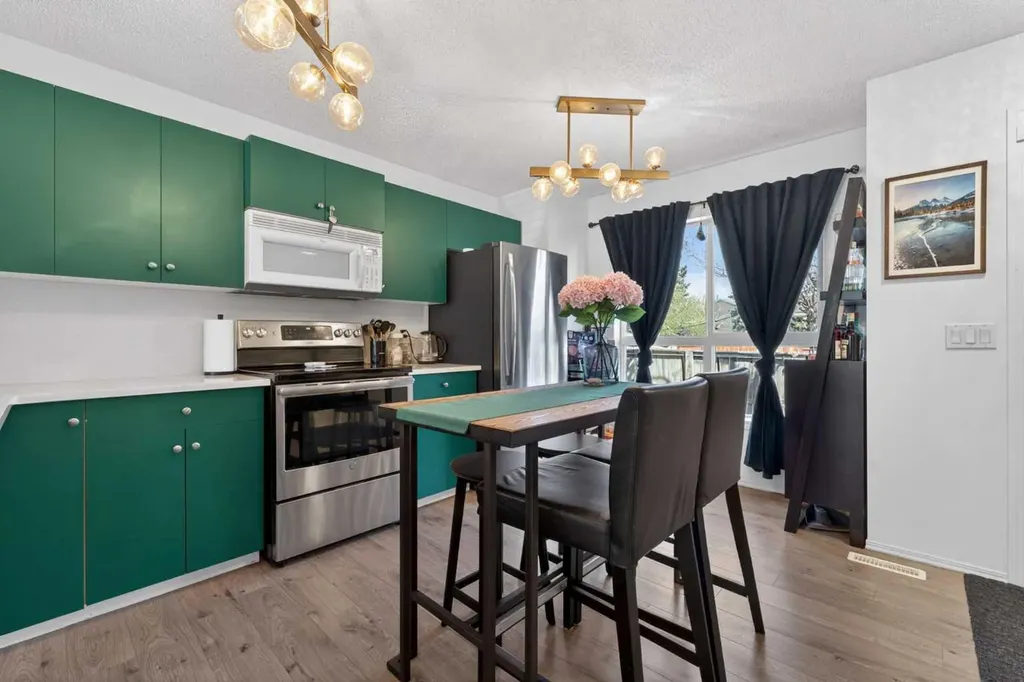 32 Erin Woods Court SE Calgary AB T2B 3V6