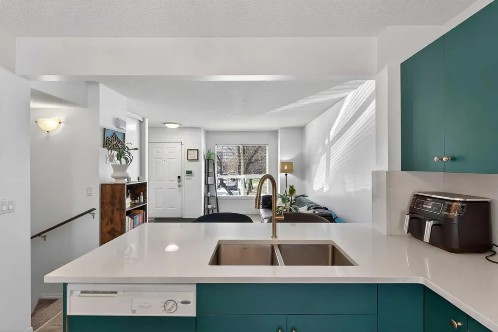 32 Erin Woods Court SE Calgary AB T2B 3V6