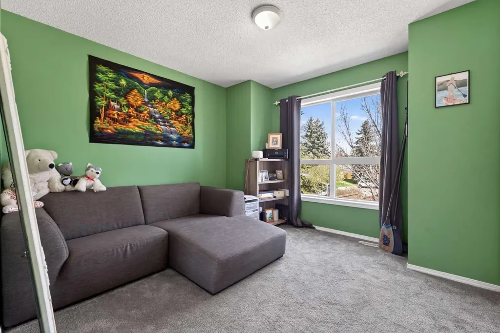 32 Erin Woods Court SE Calgary AB T2B 3V6