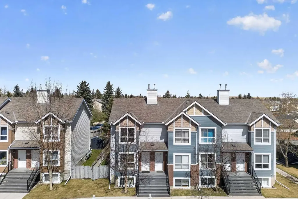 32 Erin Woods Court SE Calgary AB T2B 3V6