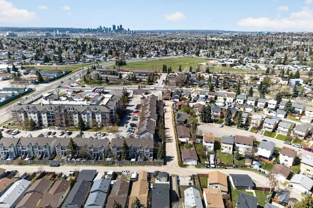 32 Erin Woods Court SE Calgary AB T2B 3V6