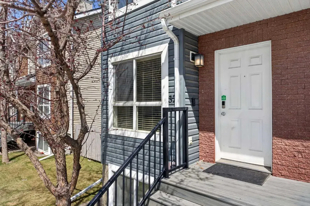 32 Erin Woods Court SE Calgary AB T2B 3V6