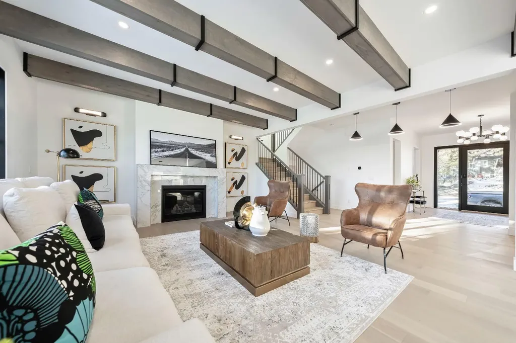 2755 Cannon Road NW Calgary AB T2L1C5