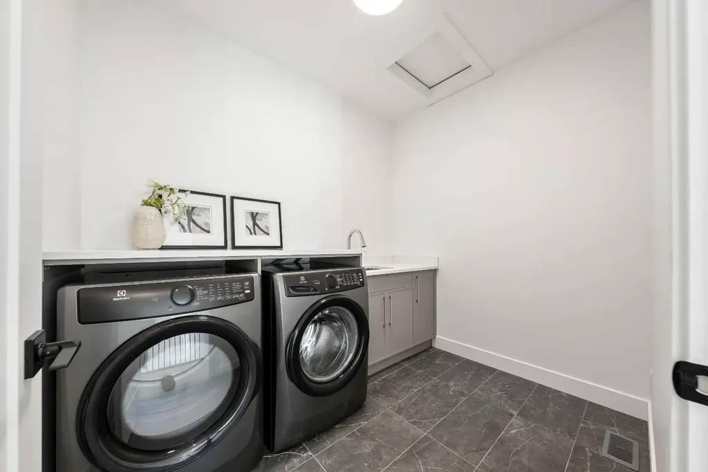 2755 Cannon Road NW Calgary AB T2L1C5