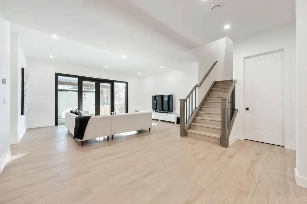 2755 Cannon Road NW Calgary AB T2L1C5