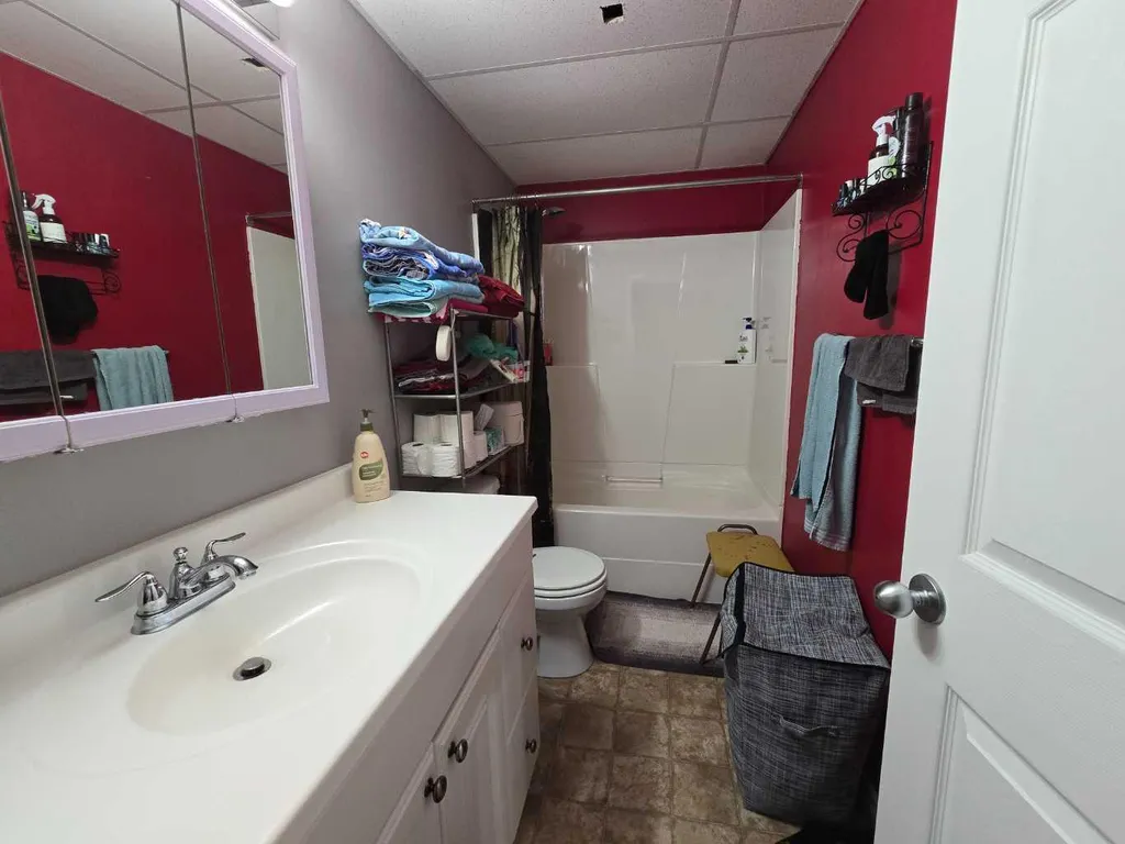 1207 61 Street Edson AB T7E 1Y4