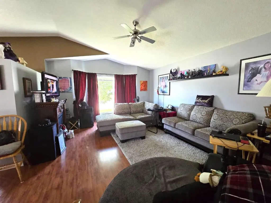 1207 61 Street Edson AB T7E 1Y4
