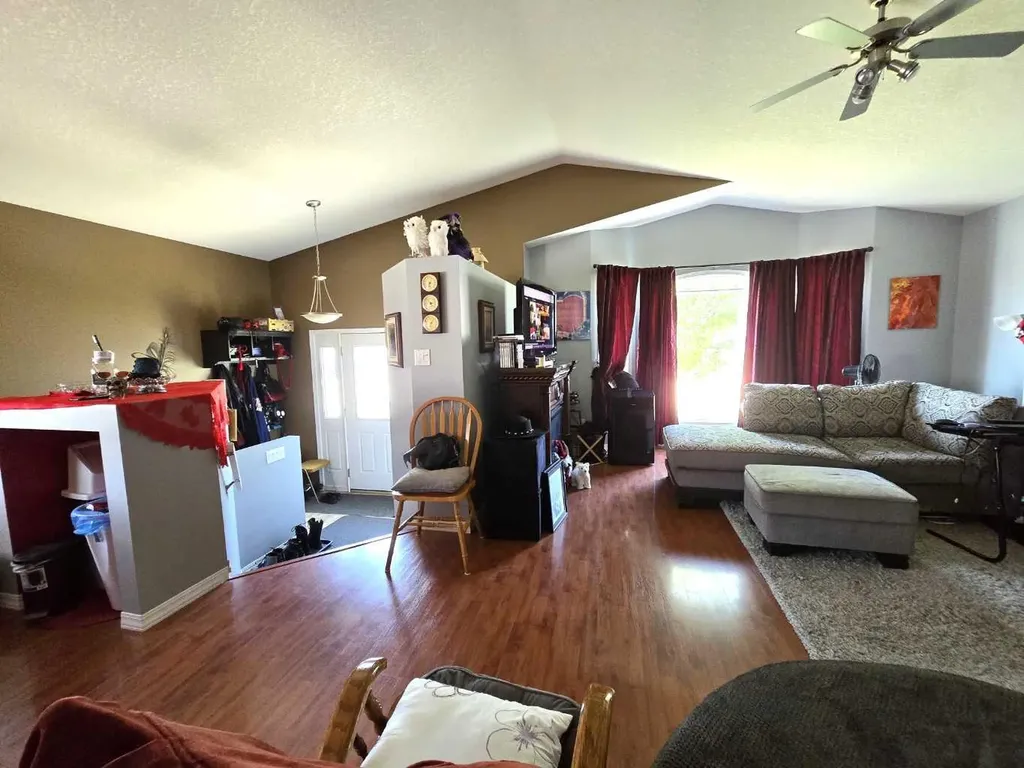 1207 61 Street Edson AB T7E 1Y4
