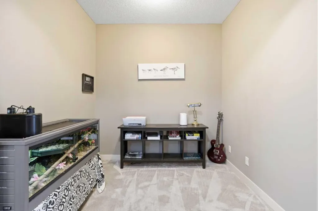 150 Ravenscroft Green SE Airdrie AB T4A 0H1
