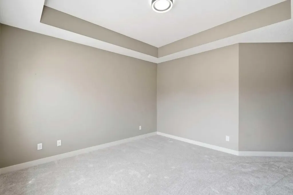 150 Ravenscroft Green SE Airdrie AB T4A 0H1