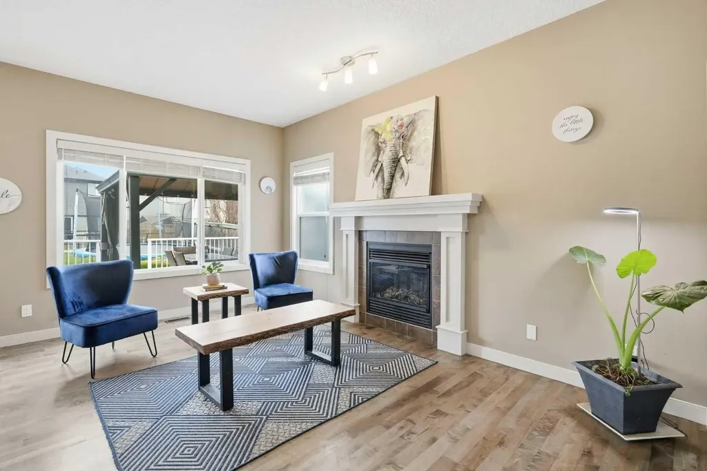 150 Ravenscroft Green SE Airdrie AB T4A 0H1