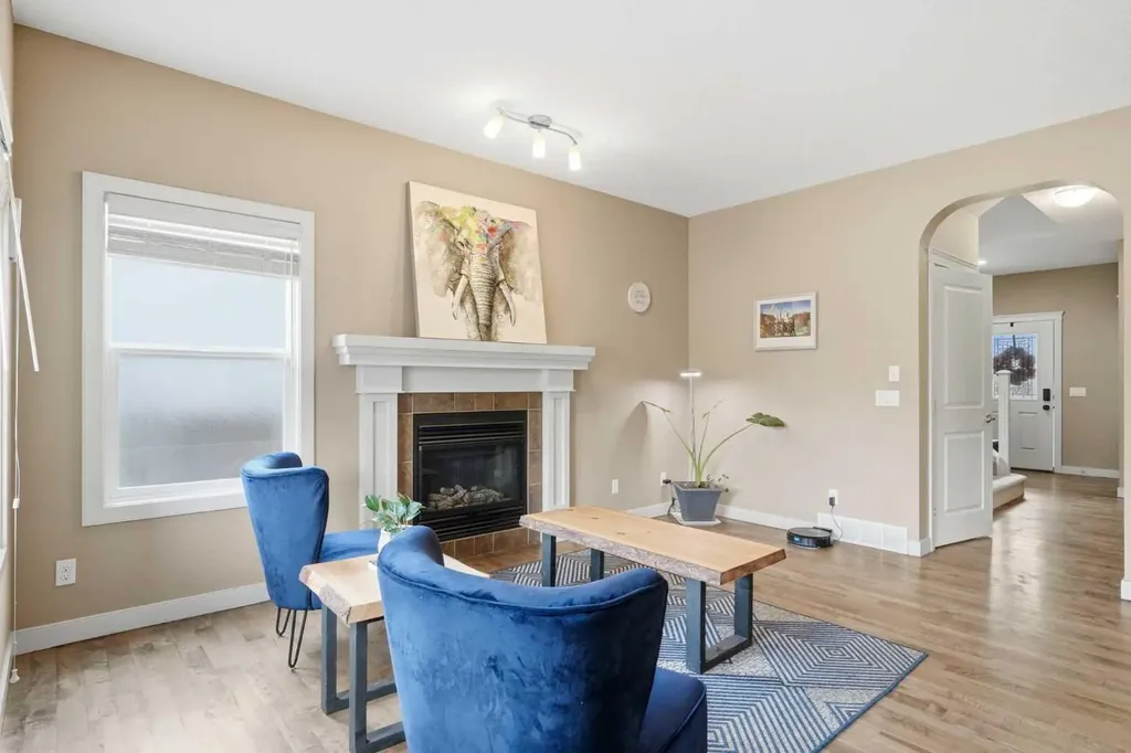 150 Ravenscroft Green SE Airdrie AB T4A 0H1