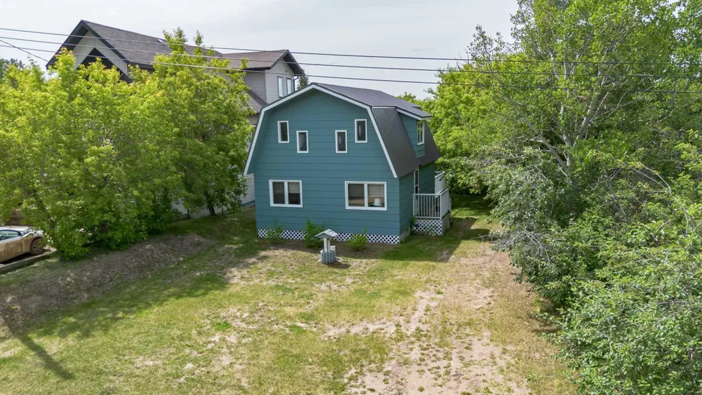 19 4 Street White Sands AB T0C 2L0