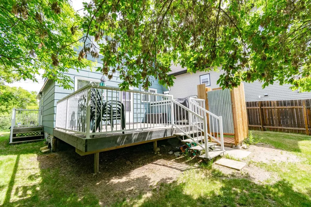 19 4 Street White Sands AB T0C 2L0