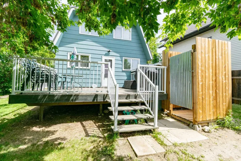 19 4 Street White Sands AB T0C 2L0