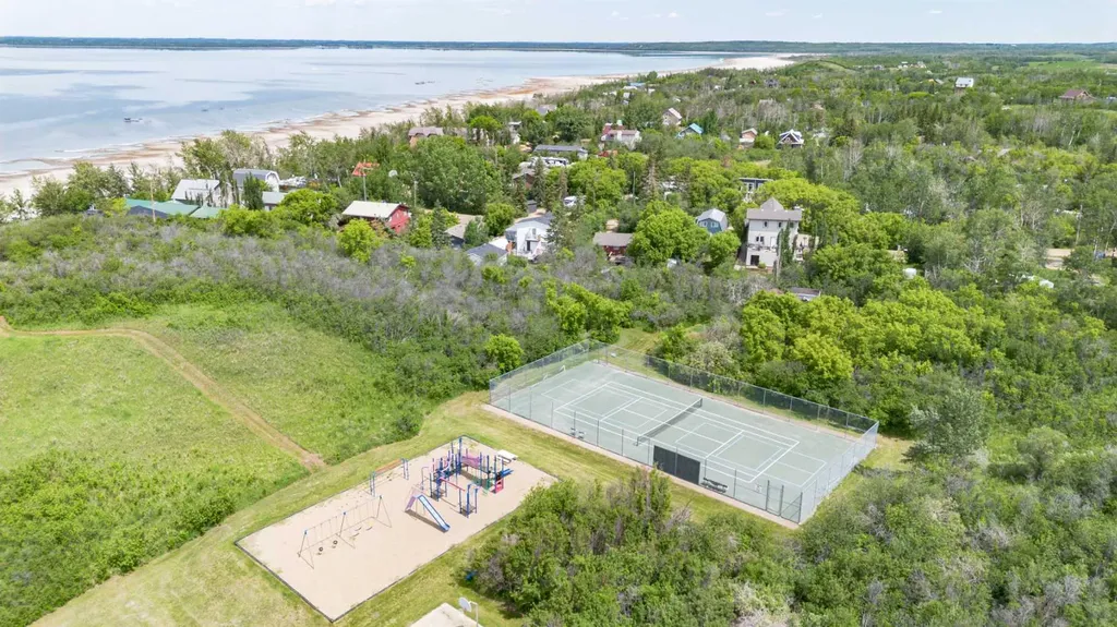 19 4 Street White Sands AB T0C 2L0