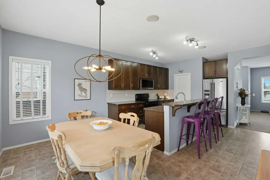 4432 Elgin Avenue SE Calgary AB T2Z4V8
