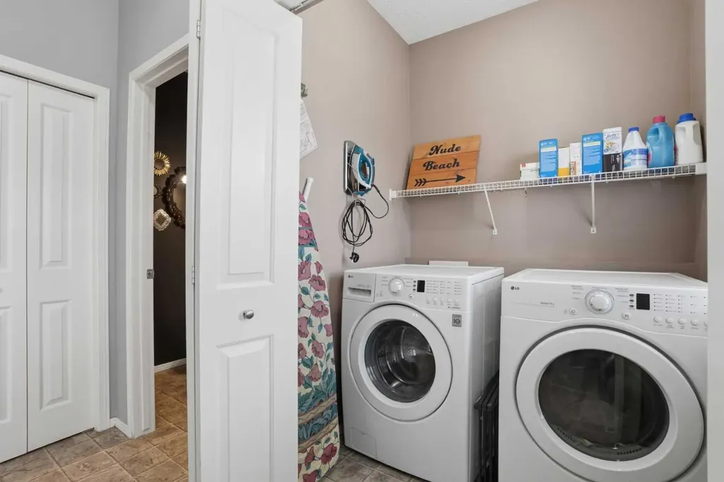 4432 Elgin Avenue SE Calgary AB T2Z4V8