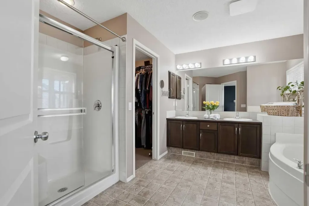 4432 Elgin Avenue SE Calgary AB T2Z4V8