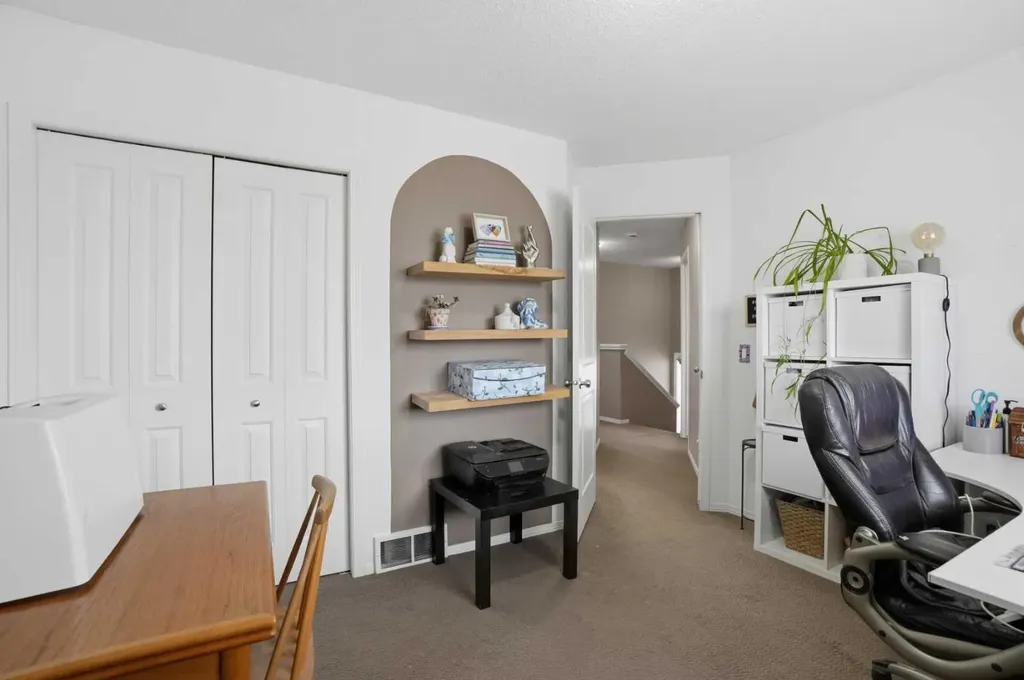 4432 Elgin Avenue SE Calgary AB T2Z4V8
