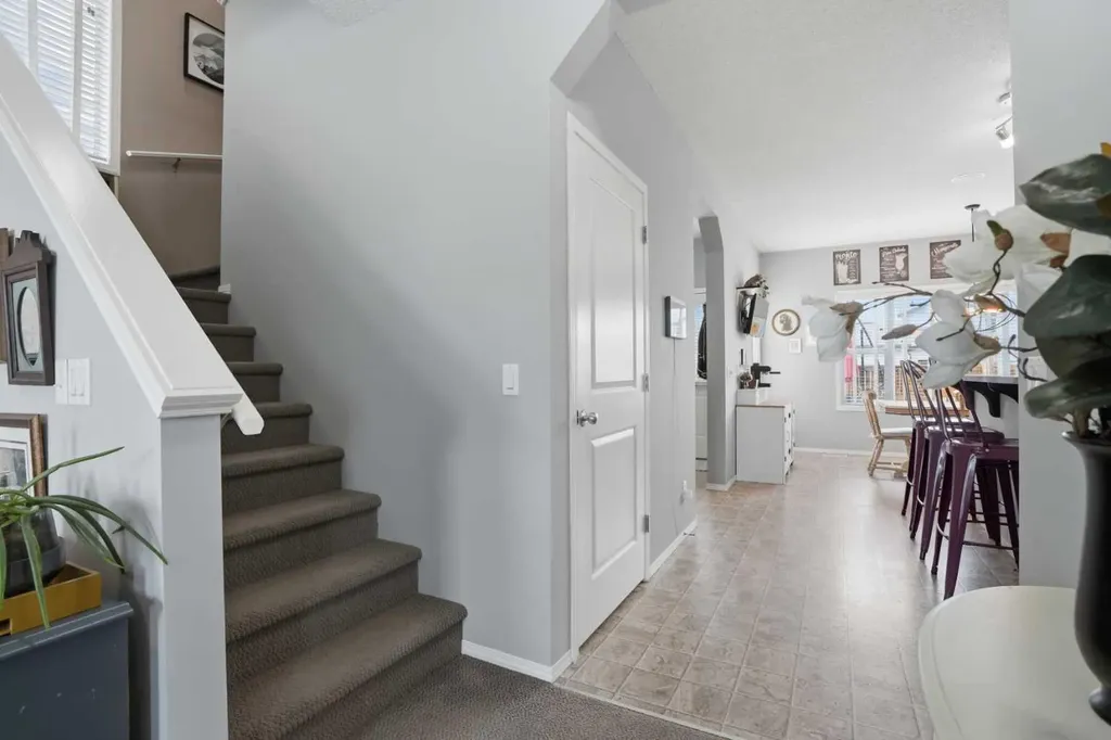4432 Elgin Avenue SE Calgary AB T2Z4V8