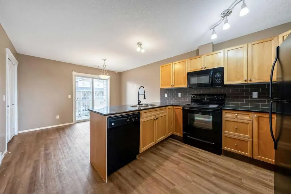 108 Sunrise Terrace NE High River AB T1V 0C2