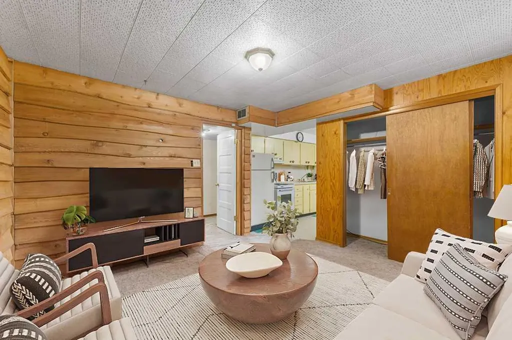 4207 Brisebois Drive NW Calgary AB T2L 2G1