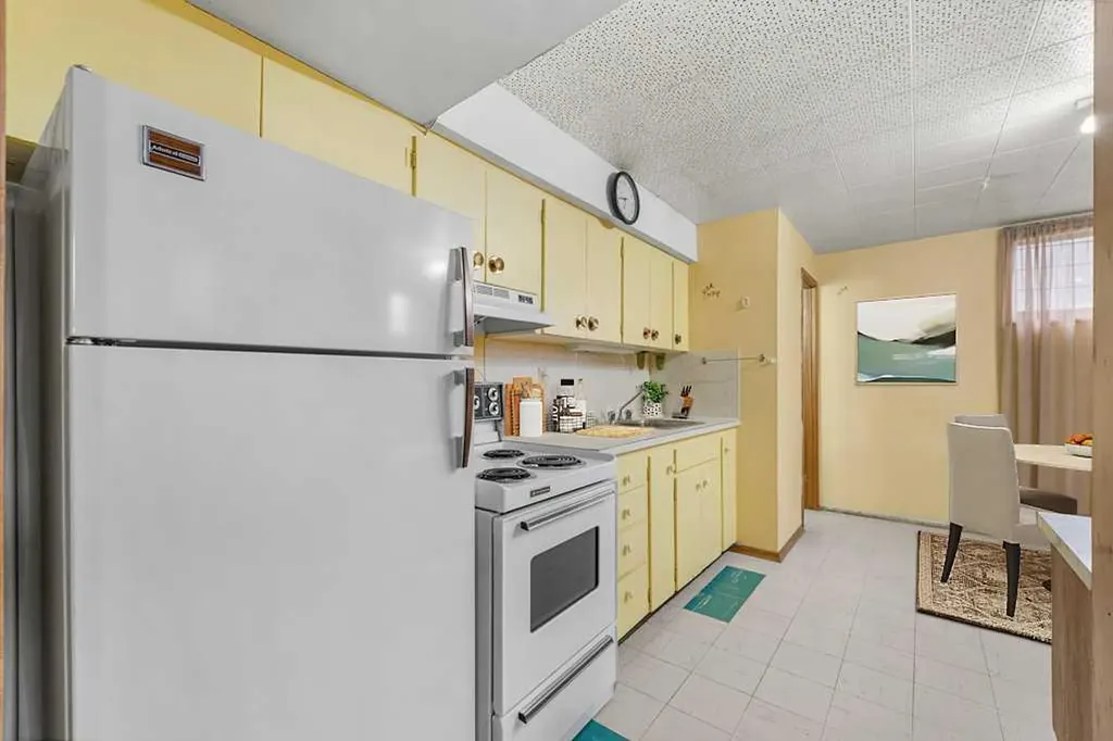 4207 Brisebois Drive NW Calgary AB T2L 2G1