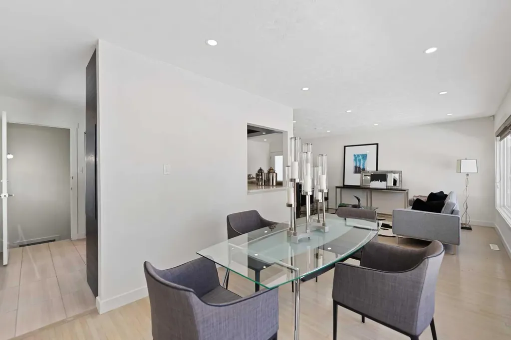 38 Westwood Drive SW Calgary AB T3C2V7