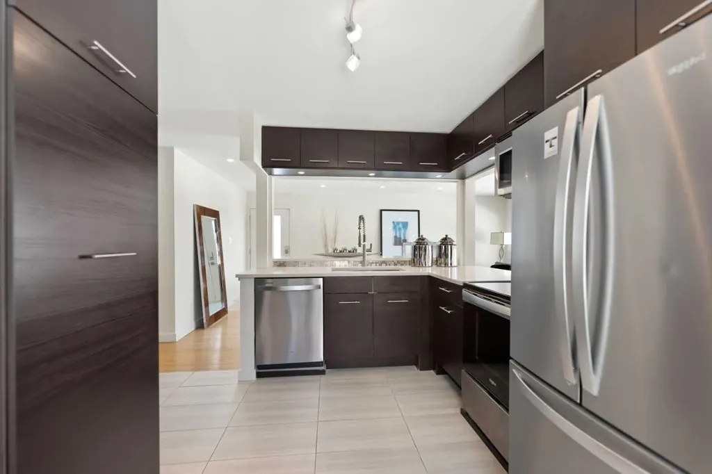 38 Westwood Drive SW Calgary AB T3C2V7