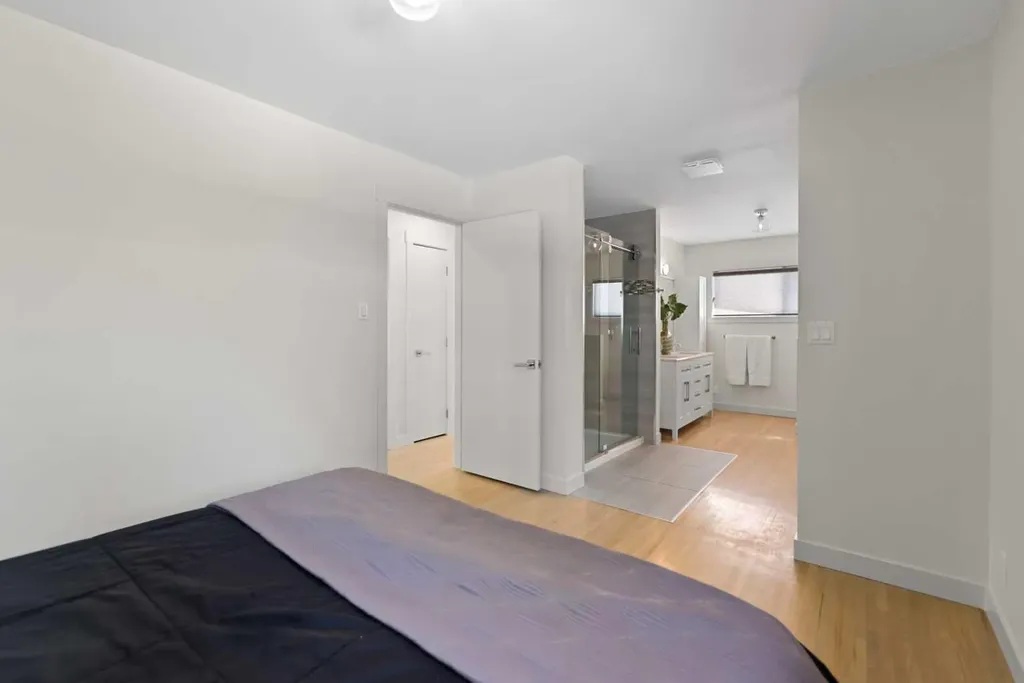 38 Westwood Drive SW Calgary AB T3C2V7