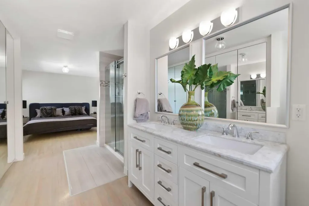 38 Westwood Drive SW Calgary AB T3C2V7
