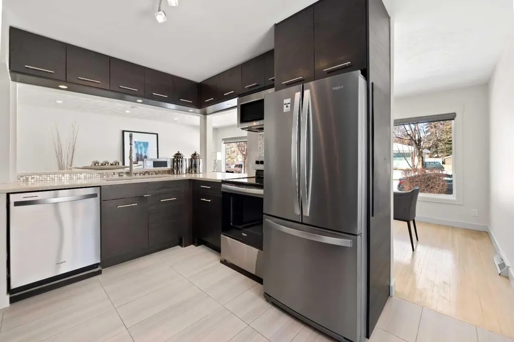 38 Westwood Drive SW Calgary AB T3C2V7