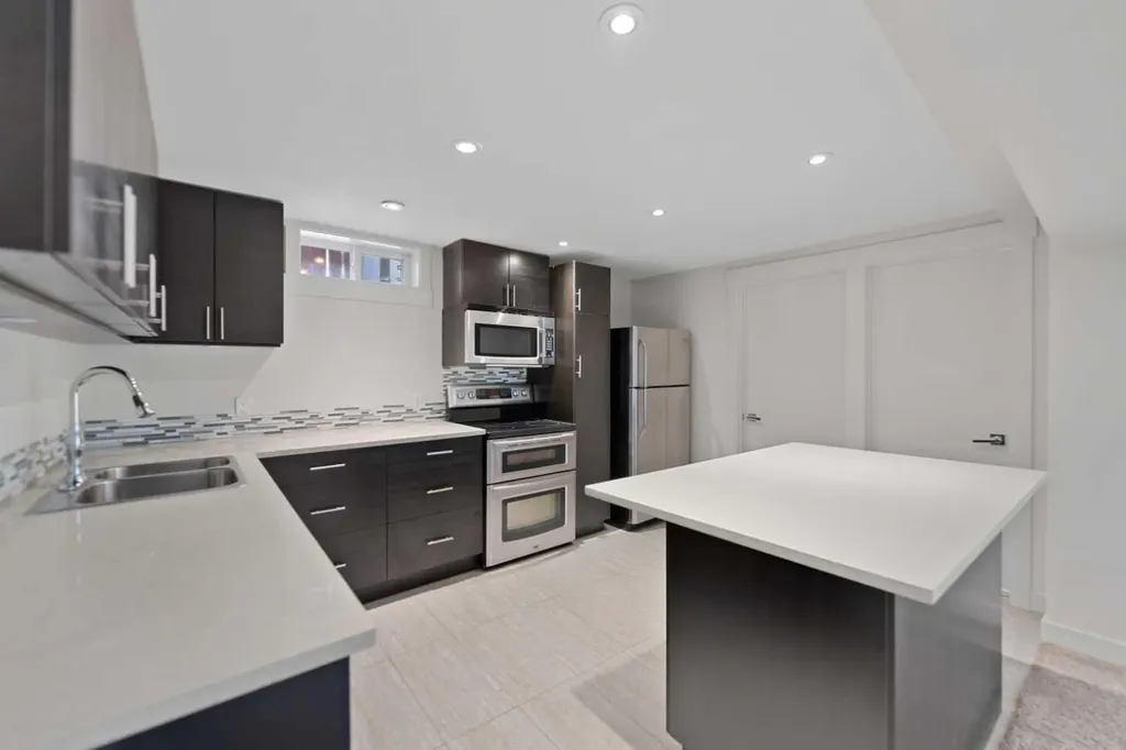 38 Westwood Drive SW Calgary AB T3C2V7