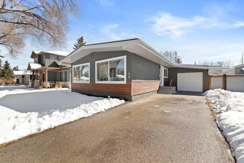 38 Westwood Drive SW Calgary AB T3C2V7