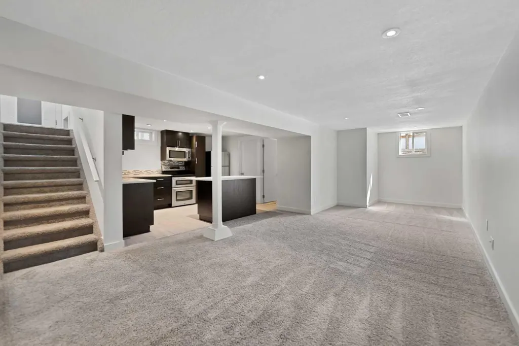 38 Westwood Drive SW Calgary AB T3C2V7
