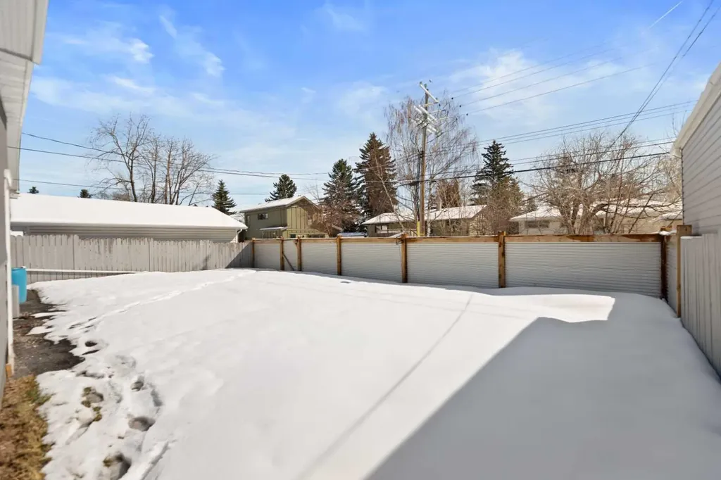 38 Westwood Drive SW Calgary AB T3C2V7