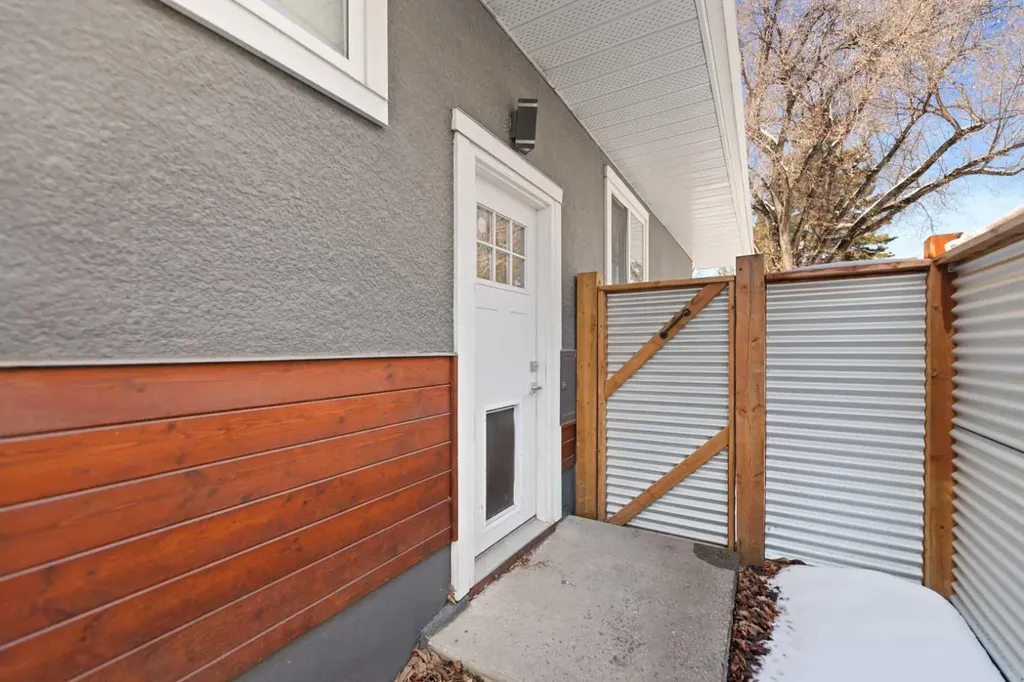 38 Westwood Drive SW Calgary AB T3C2V7