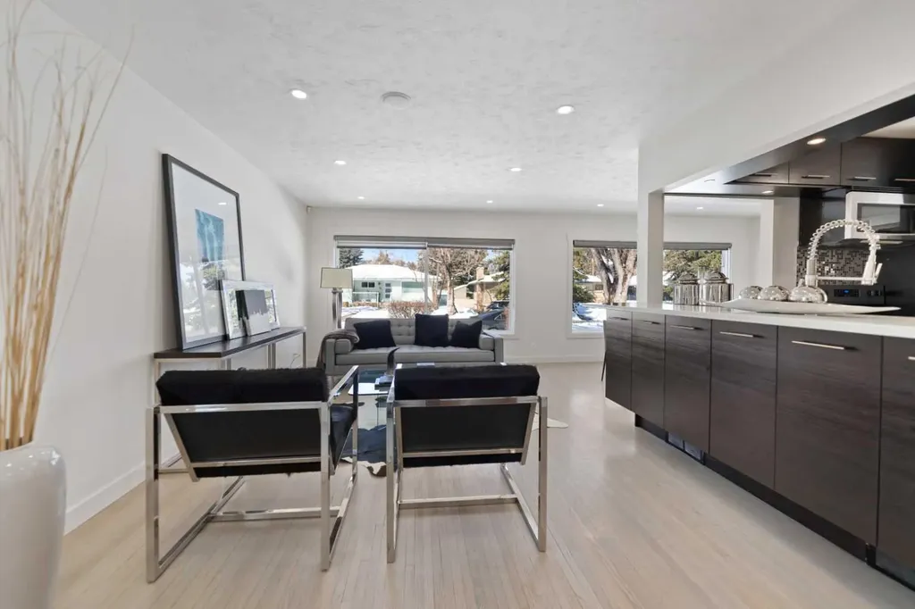 38 Westwood Drive SW Calgary AB T3C2V7