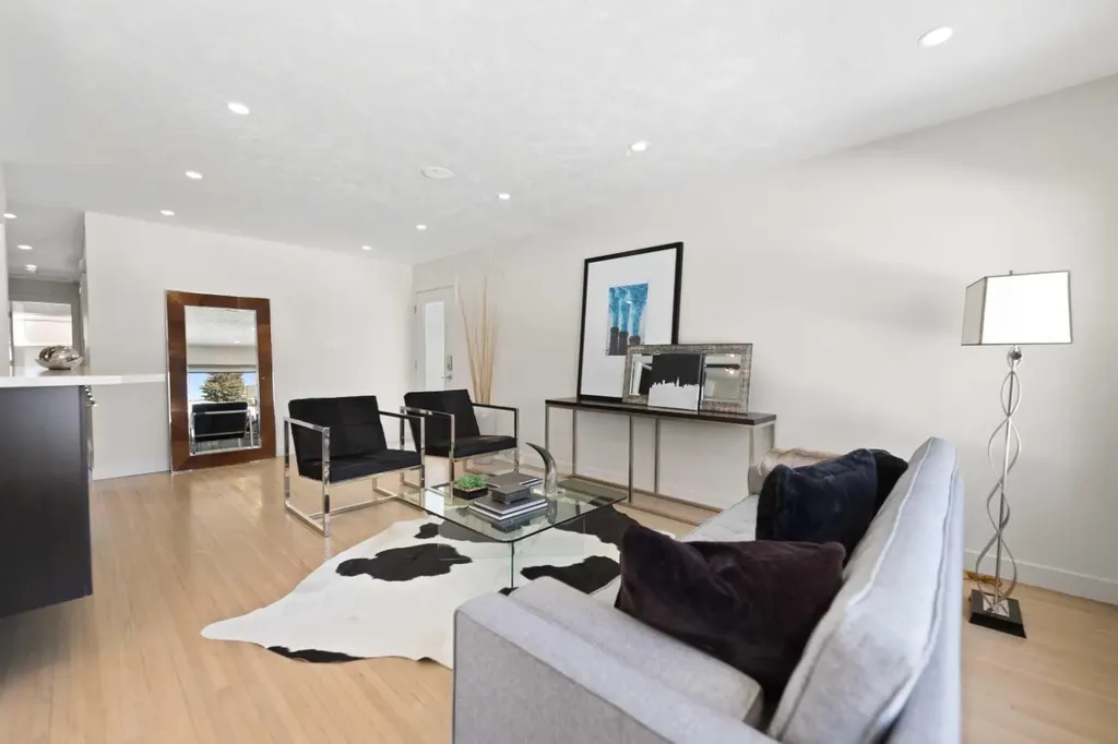 38 Westwood Drive SW Calgary AB T3C2V7